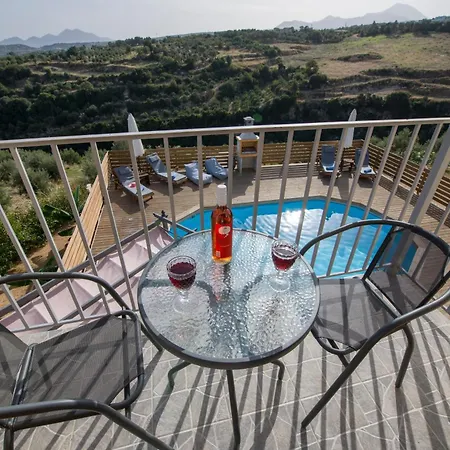 Ourania Klio Villa *